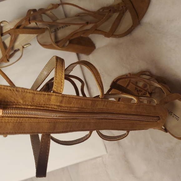 7.5 TAN GLADIATOR STRAPPY HEEL SANDALS! *CALL IT SPRING* - Picture 5 of 6